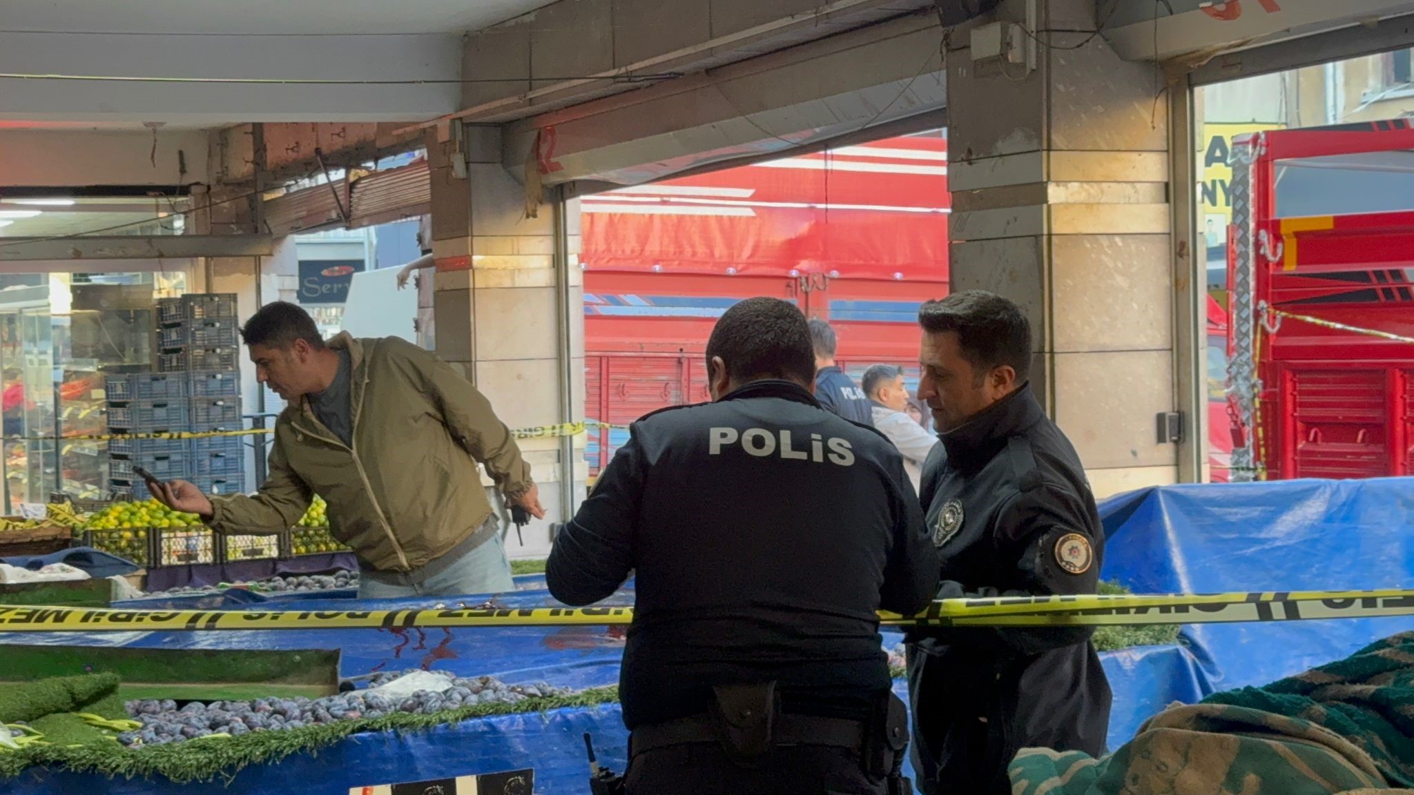 Pazar Yerinde Kanlı Hesaplaşma Esnaf, Esnafı Pompalı Tüfekle Vurdu! (4)