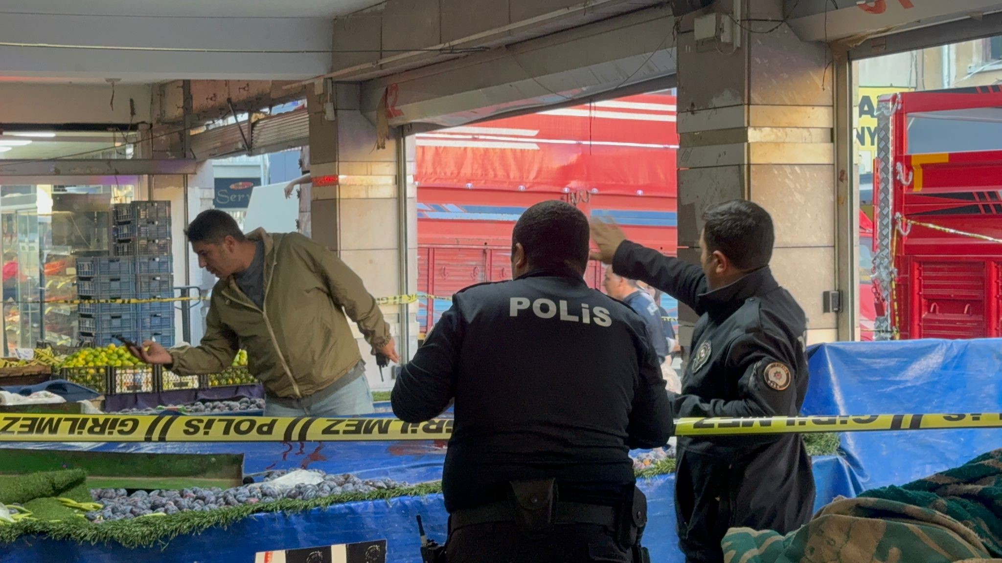 Pazar Yerinde Kanlı Hesaplaşma Esnaf, Esnafı Pompalı Tüfekle Vurdu! (5)