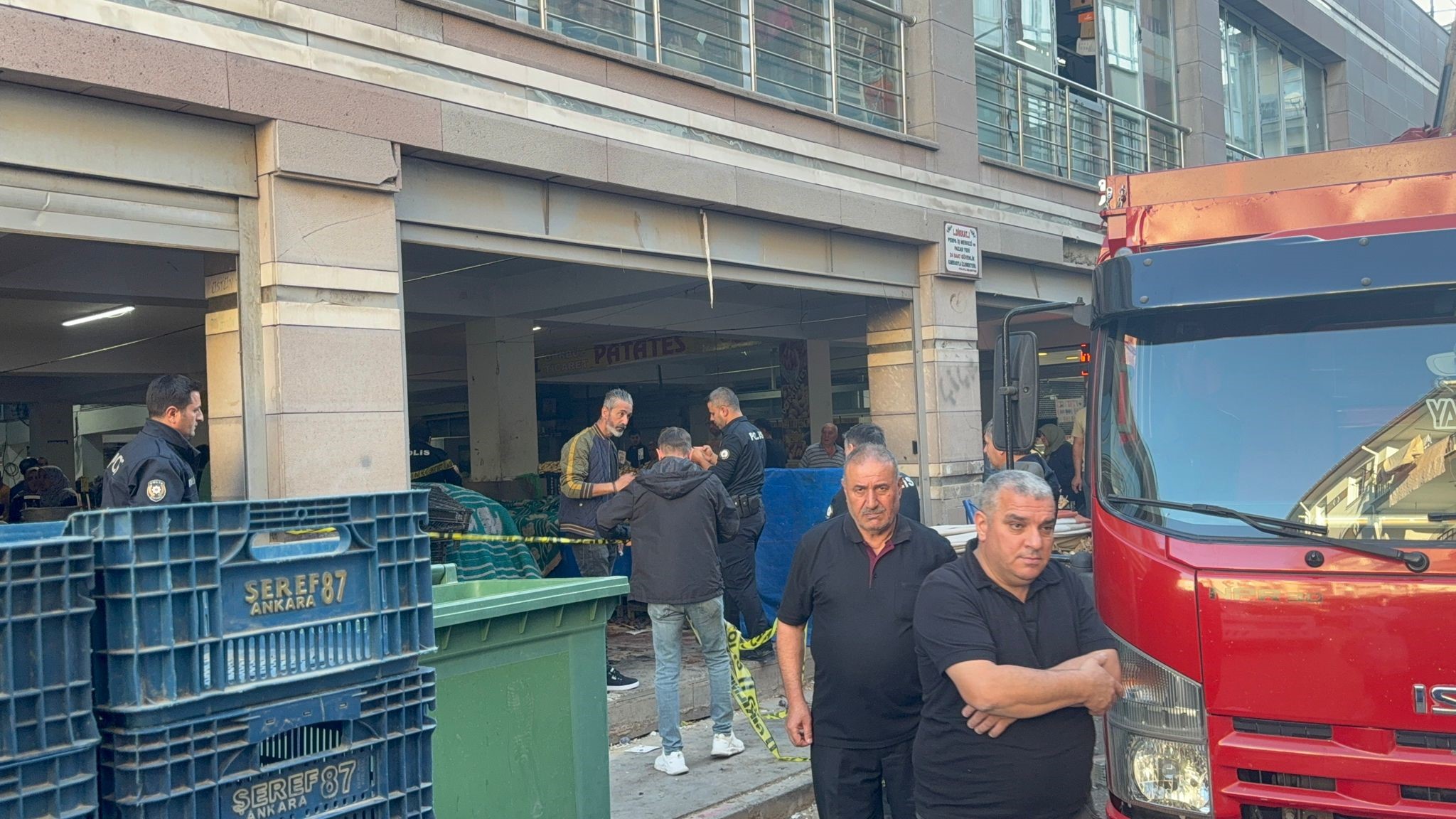 Pazar Yerinde Kanlı Hesaplaşma Esnaf, Esnafı Pompalı Tüfekle Vurdu! (6)