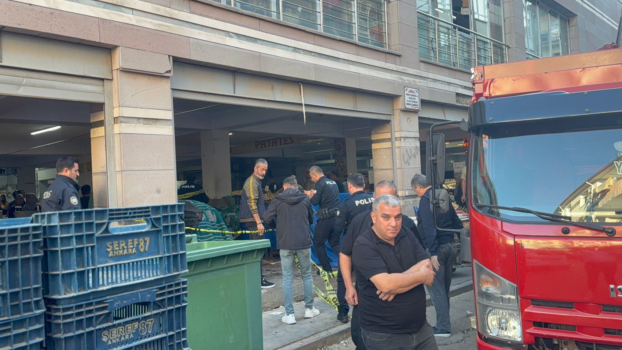 Pazar Yerinde Kanlı Hesaplaşma Esnaf, Esnafı Pompalı Tüfekle Vurdu! (7)