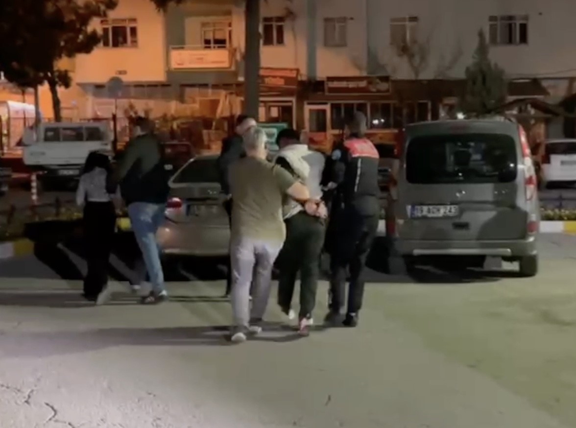 Petshop Önünde Kanlı Olay 36 Yaşındaki Adam Tüfekle Öldürüldü (3)