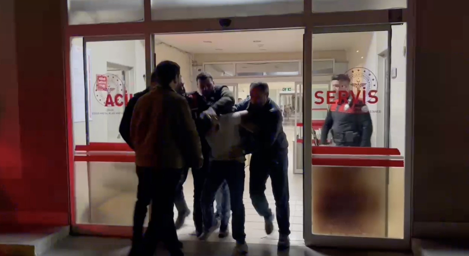 Petshop Önünde Kanlı Olay 36 Yaşındaki Adam Tüfekle Öldürüldü (4)