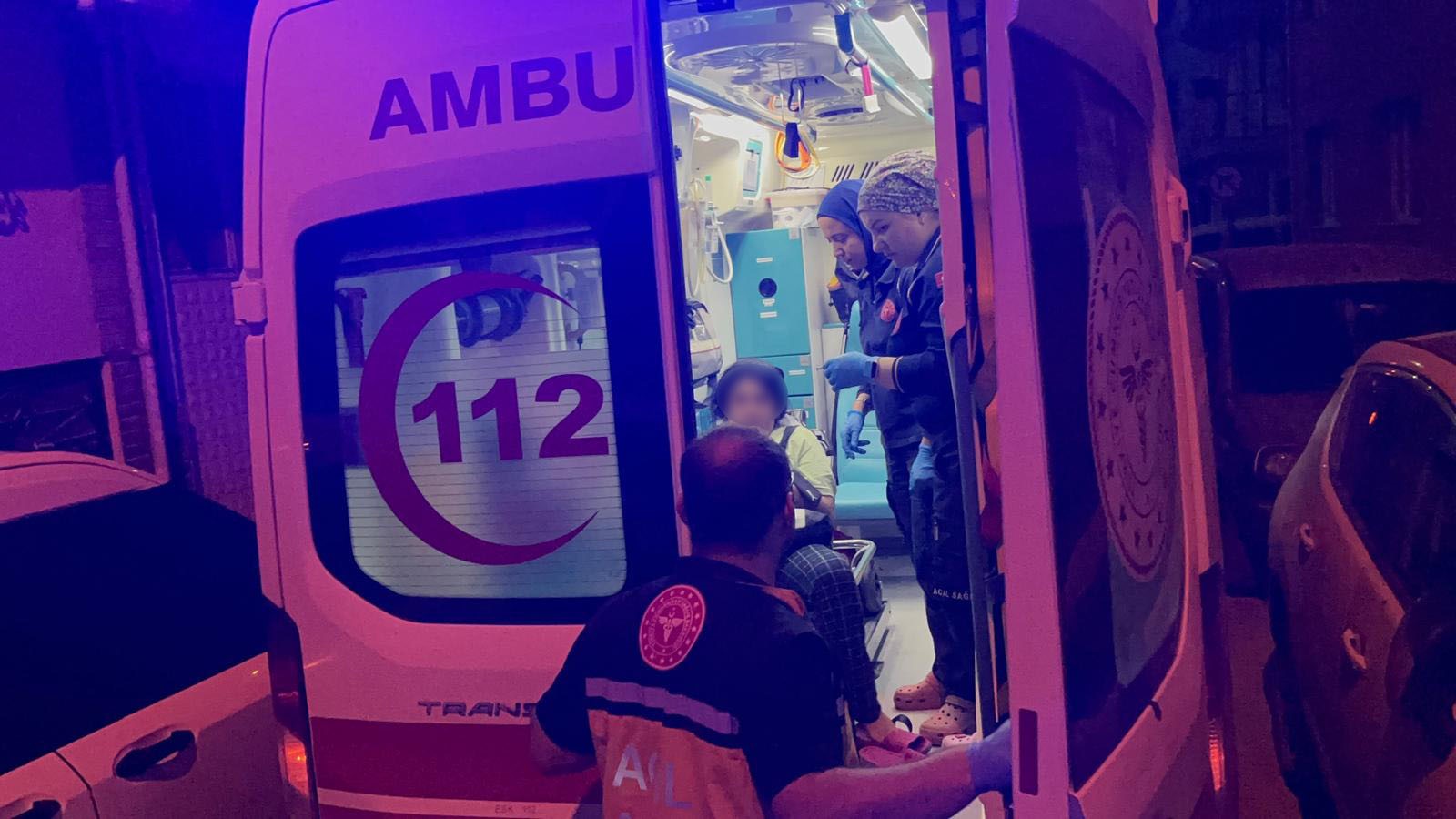 Polise ‘Bıçaklandım’ Diye Ihbar Etti! Kapı Kırılınca Gerçek Ortaya Çıktı (4)