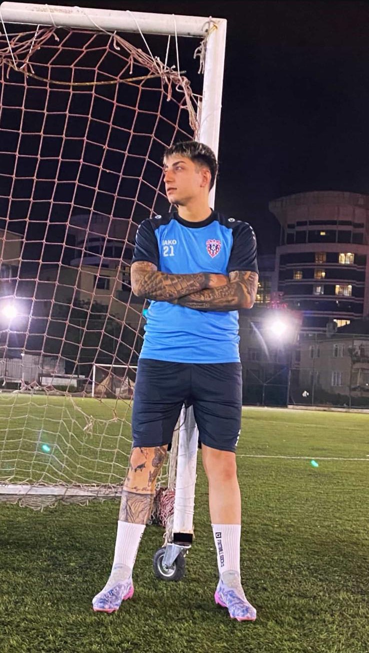 Sabah Saatlerinde Kanlı Saldırı 27 Yaşındaki Genç Evinin Önünde Kurşun Yağmuruna Tutuldu (2)