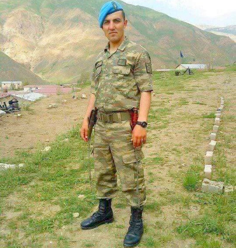 Salihli Kaymakami Guldogandan Sehit Ailesine Anlamli Ziyaret (1)-1