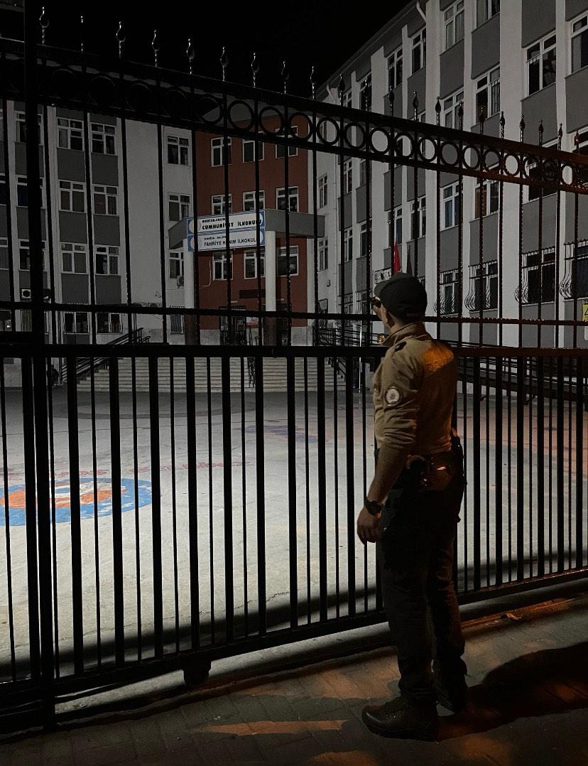 Salihlide Gece Bekcileri Ogrencilerin Guvenligi Icin Nobette (5)