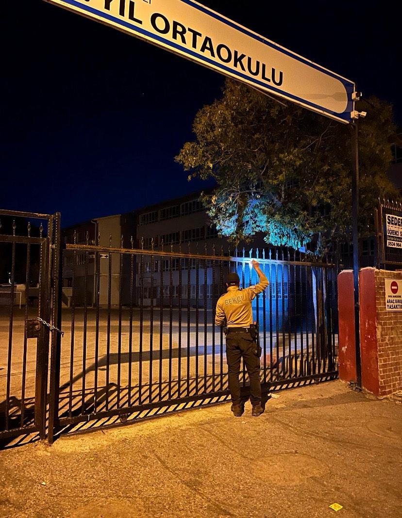 Salihlide Gece Bekcileri Ogrencilerin Guvenligi Icin Nobette (7)