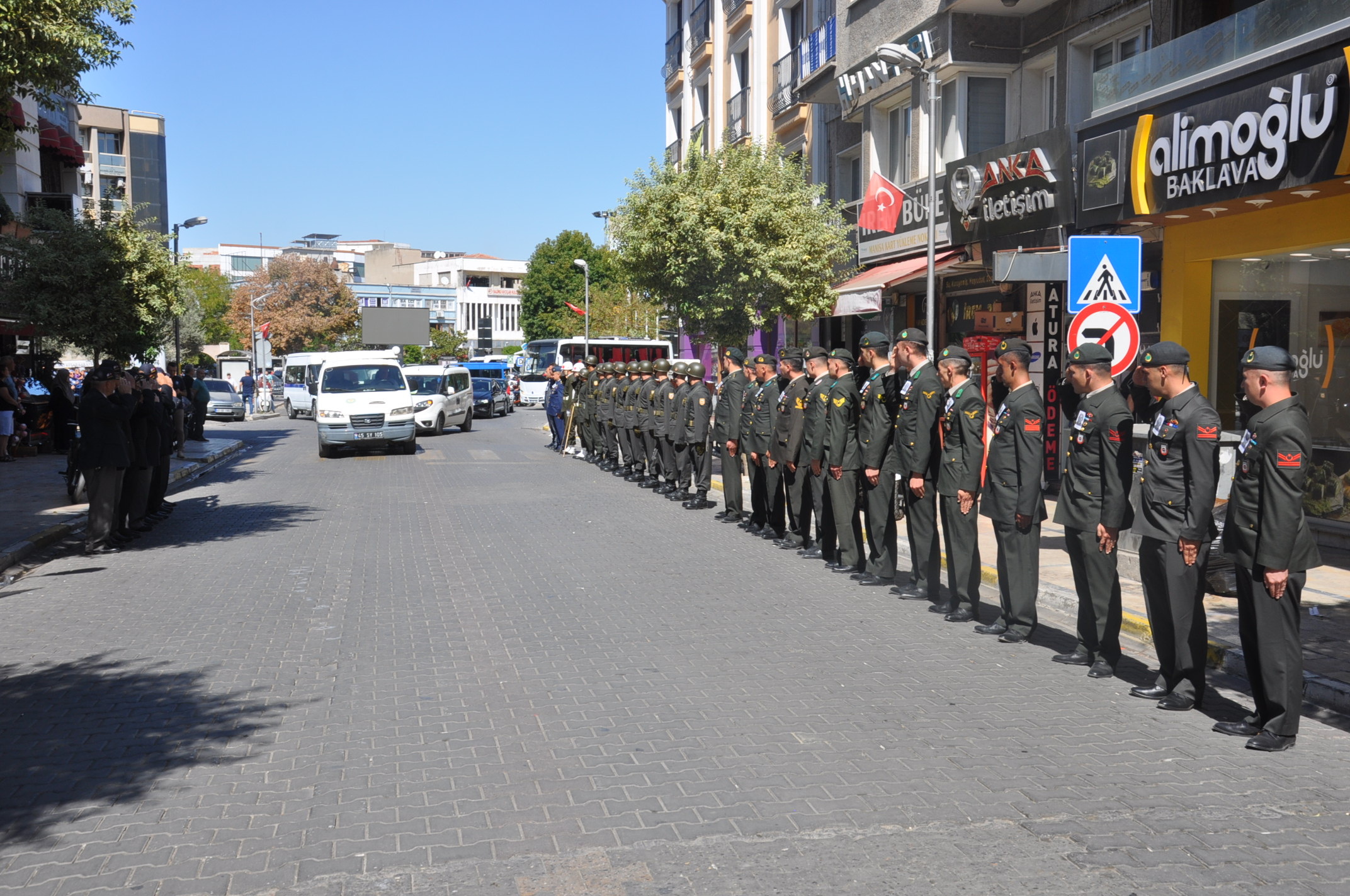 Salihlide Kibris Gazisi Aziz Karaya Son Veda (14)