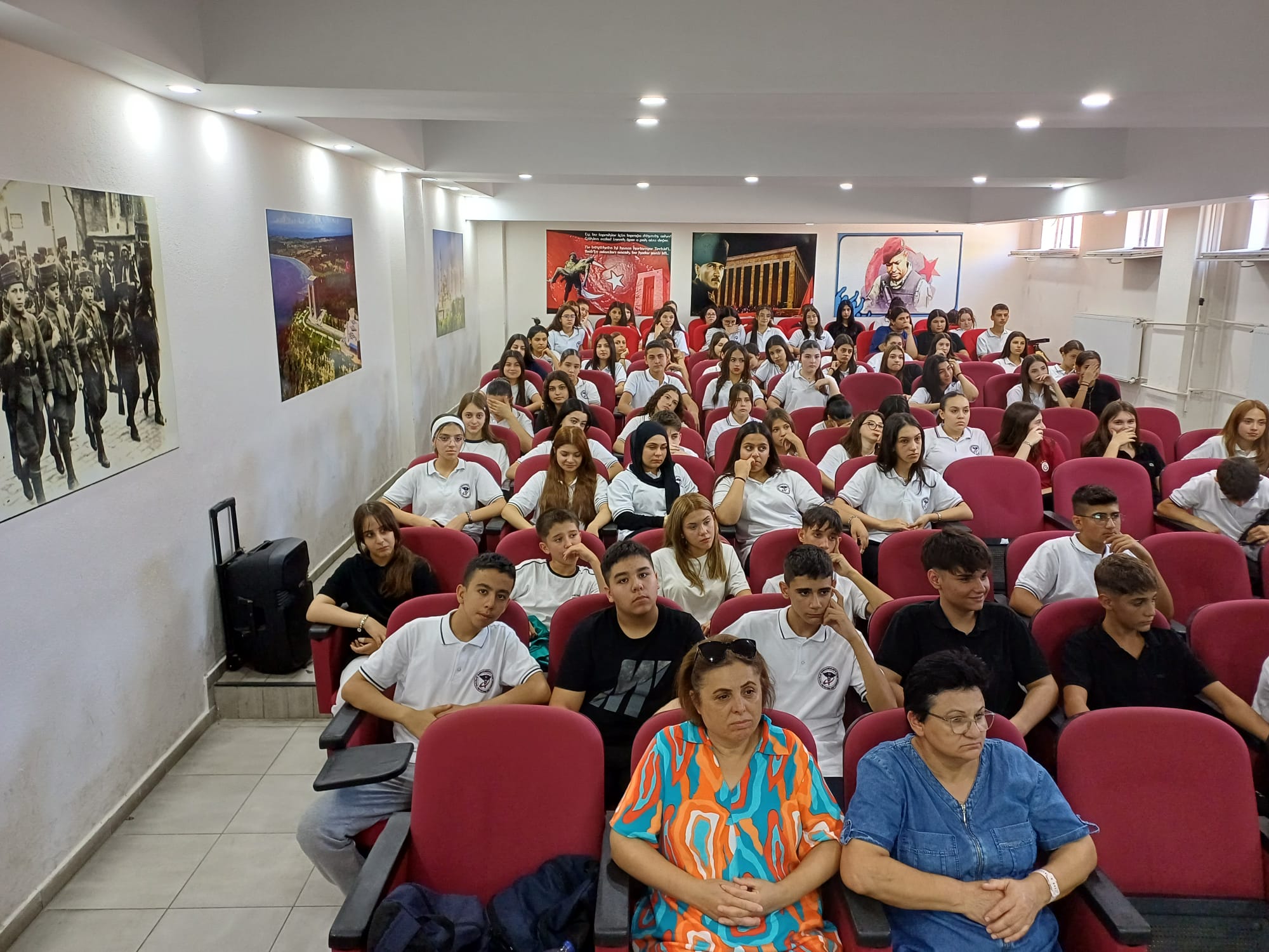 Sali̇hli̇'de Öğrenci̇ler (4)