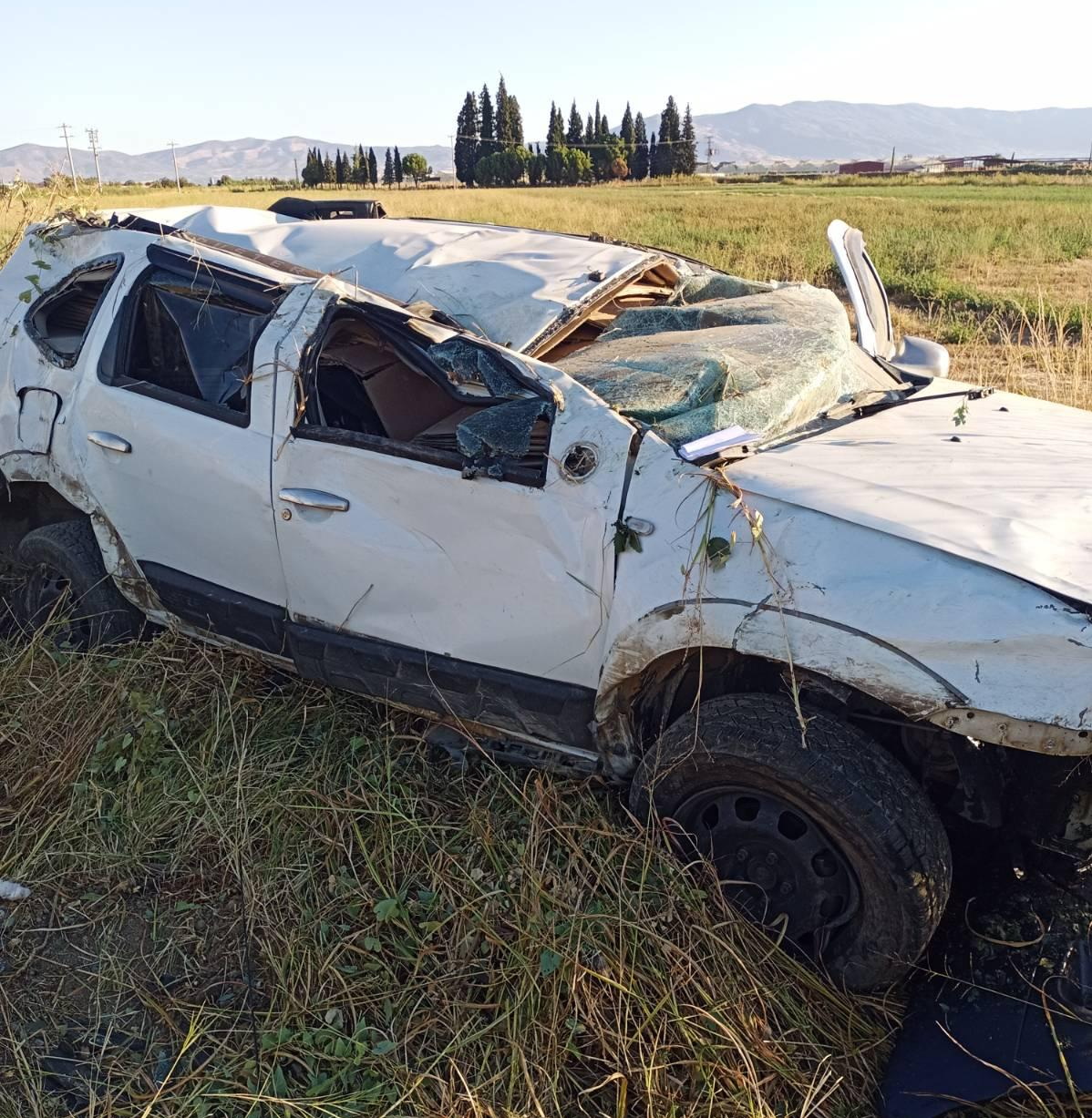 Salihlide Olumden Dondu Takla Atan Aractan Mucize Kurtulus (2)-1