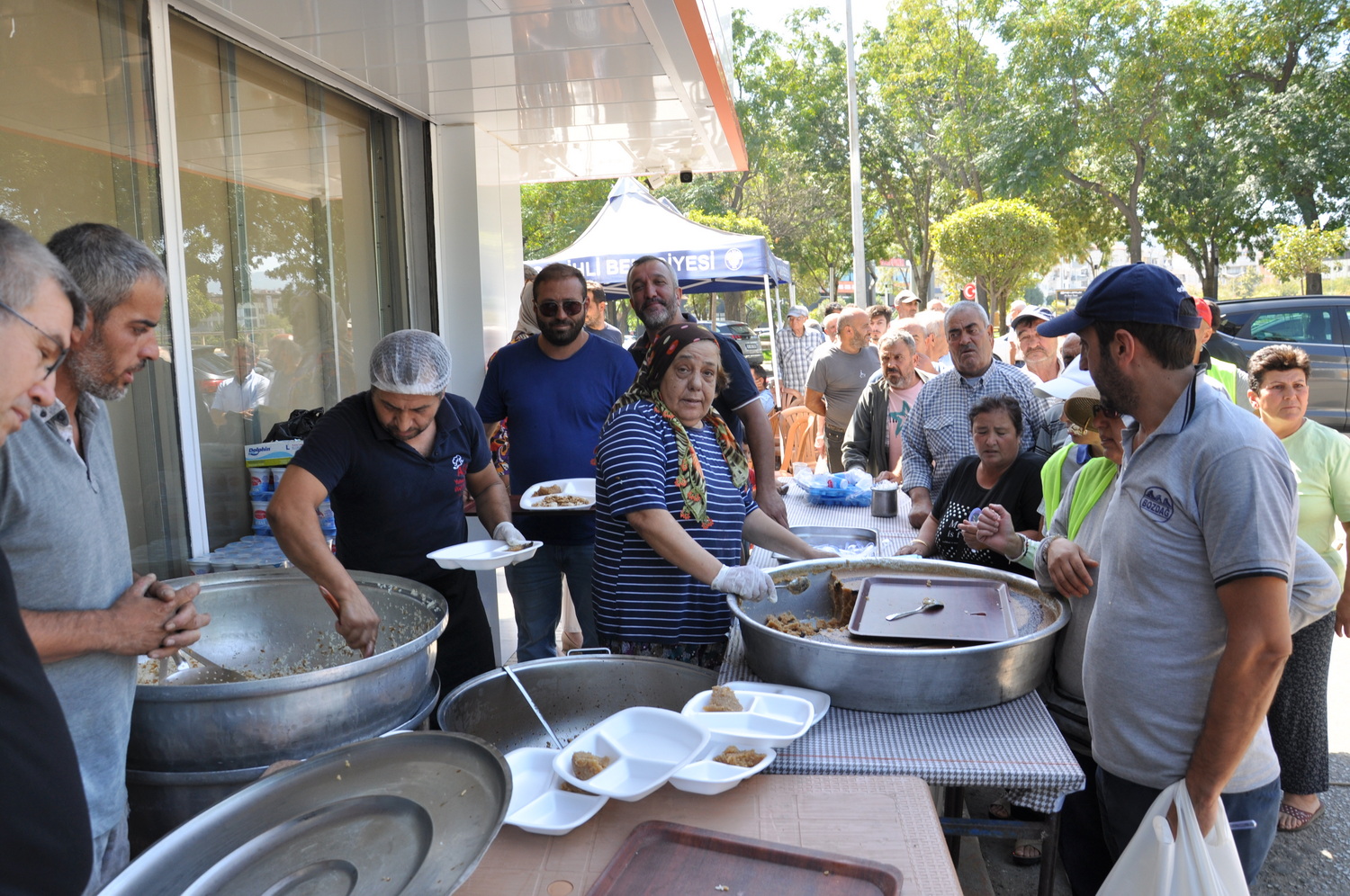Salihlide Yilin Ahisi Belli Oldu 40 Yillik Derici Yilin Ahisi Secildi (15)