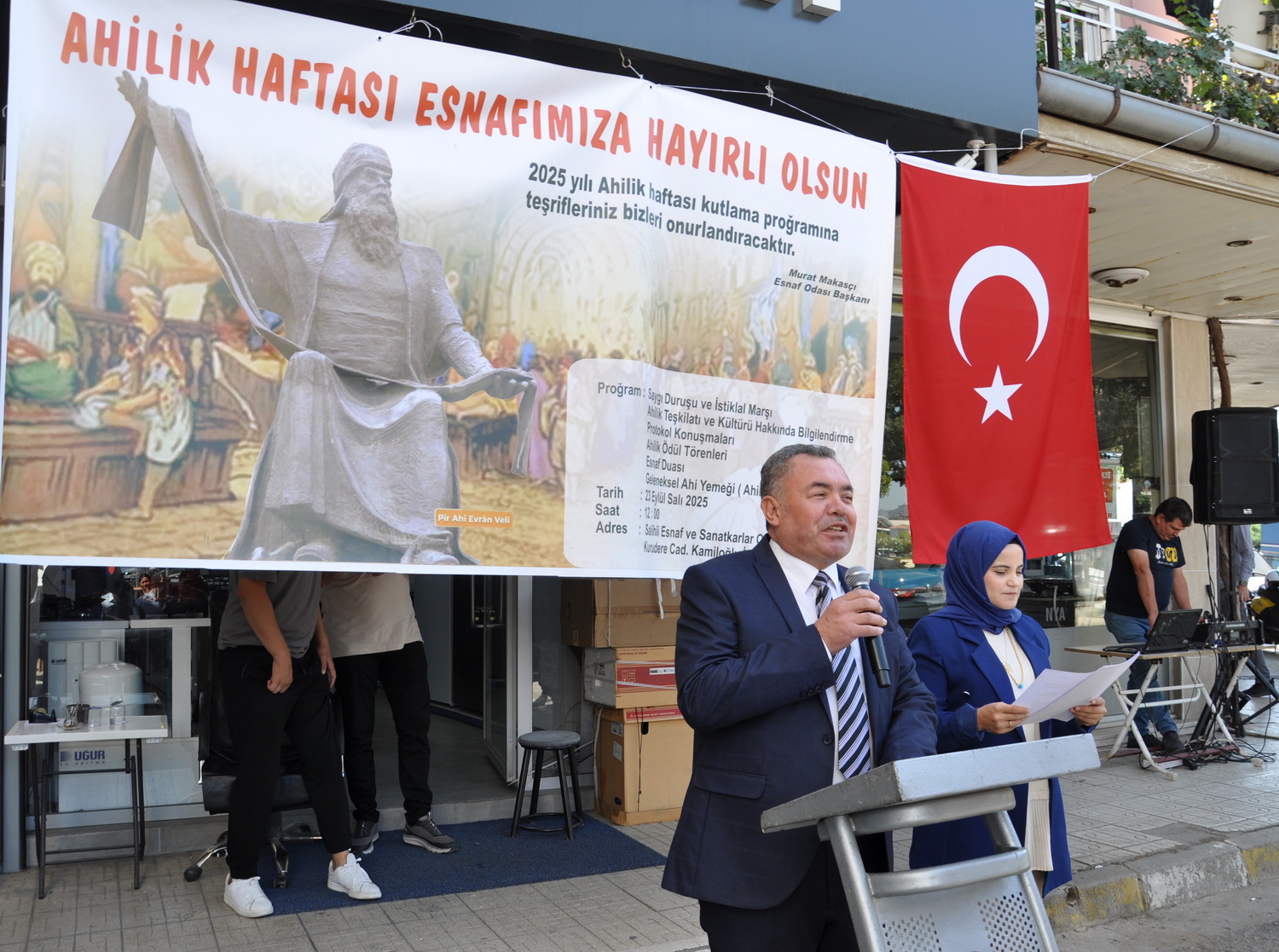 Salihlide Yilin Ahisi Belli Oldu 40 Yillik Derici Yilin Ahisi Secildi (18)
