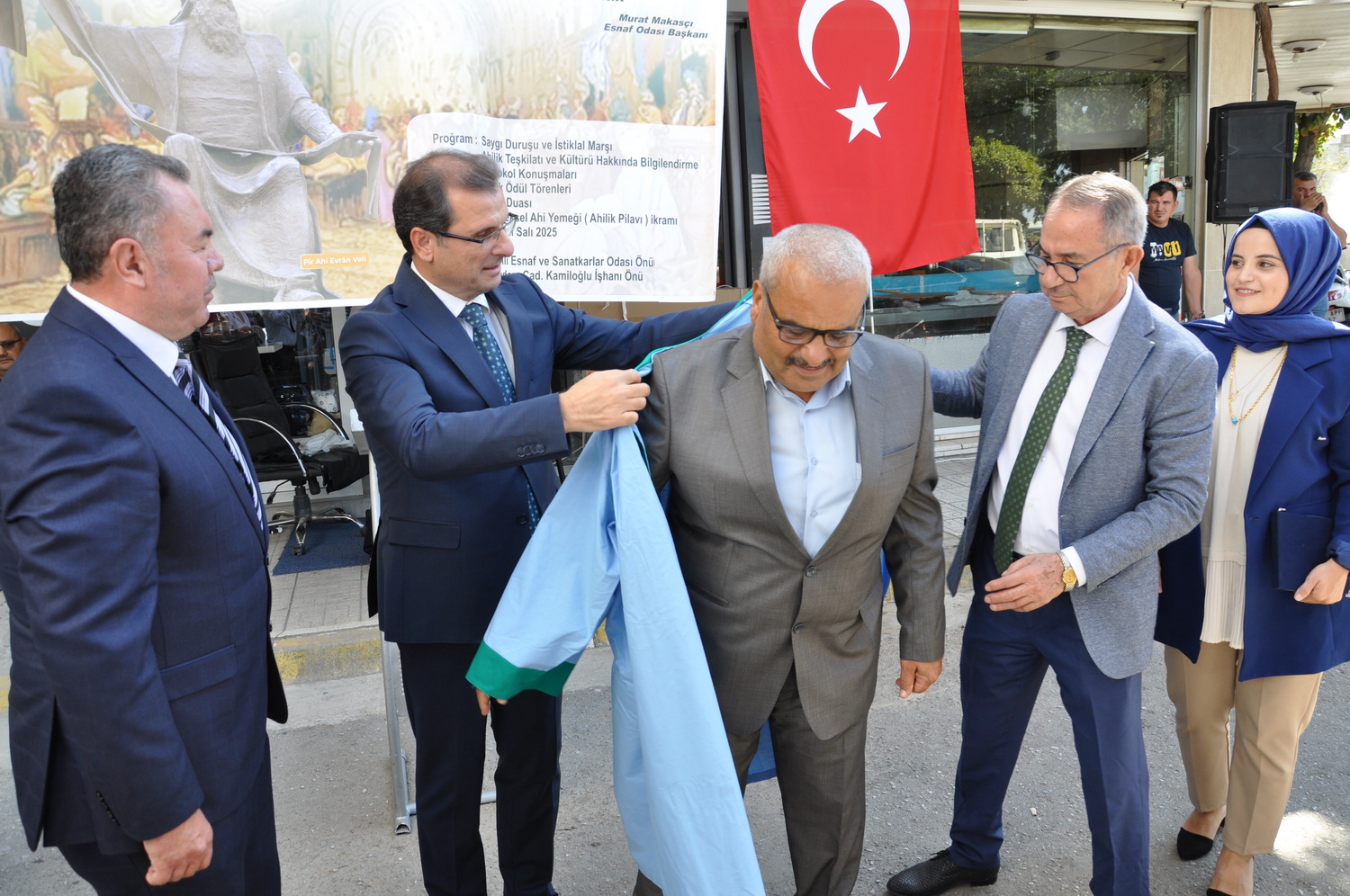 Salihlide Yilin Ahisi Belli Oldu 40 Yillik Derici Yilin Ahisi Secildi (22)