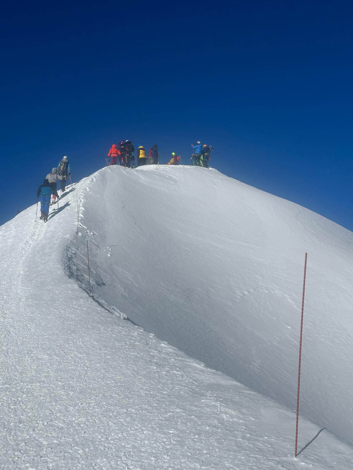 Salihlili Dağcıdan Rusya’nın En Yüksek Zirvesine Zorlu Tırmanış (2)