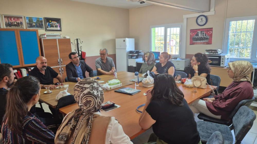 Sarigol Ilce Milli Egitim Muduru Yildirak Baglica Halil Duran Ortaokulunu Ziyaret Etti (1)