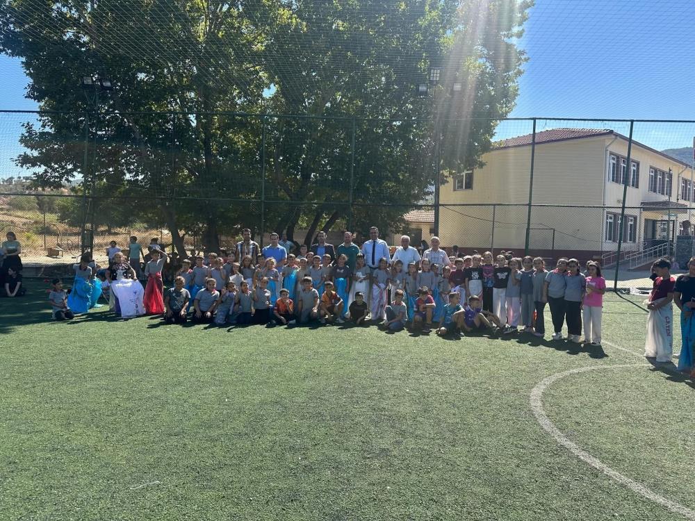 Sarigolde Ilkogretim Haftasi Senligi (1)