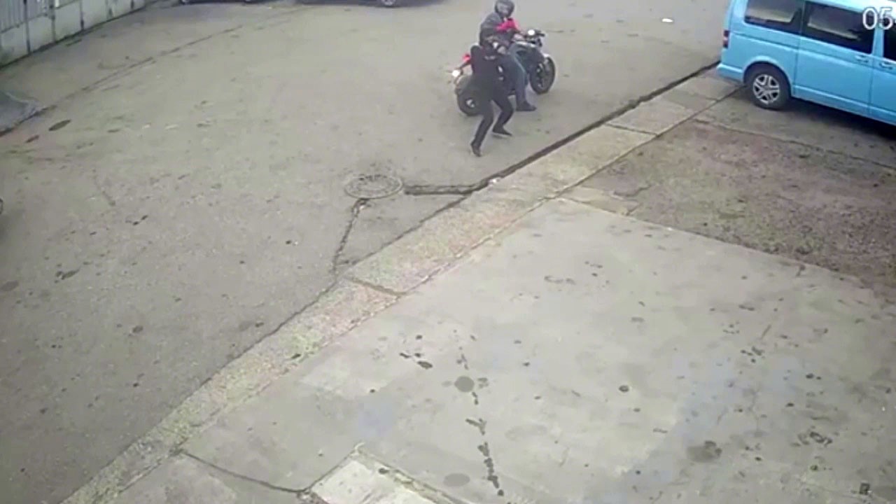 Sezai Gülmez’e 4. Kez Silahlı Saldırı Dehşet Anı Kamerada (2)