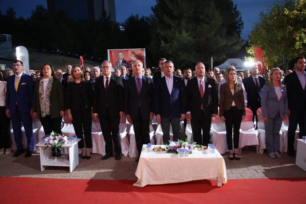 Usak Belediyesi Ferdi Zeyrek Amfi Salonunun Acilisini Yapti (2)