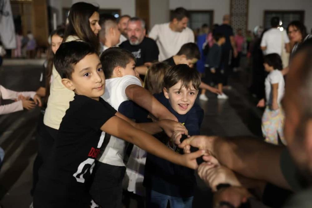 Yunusemre Belediyesinden Hayat Sokakta Cocuk Senligi (1)