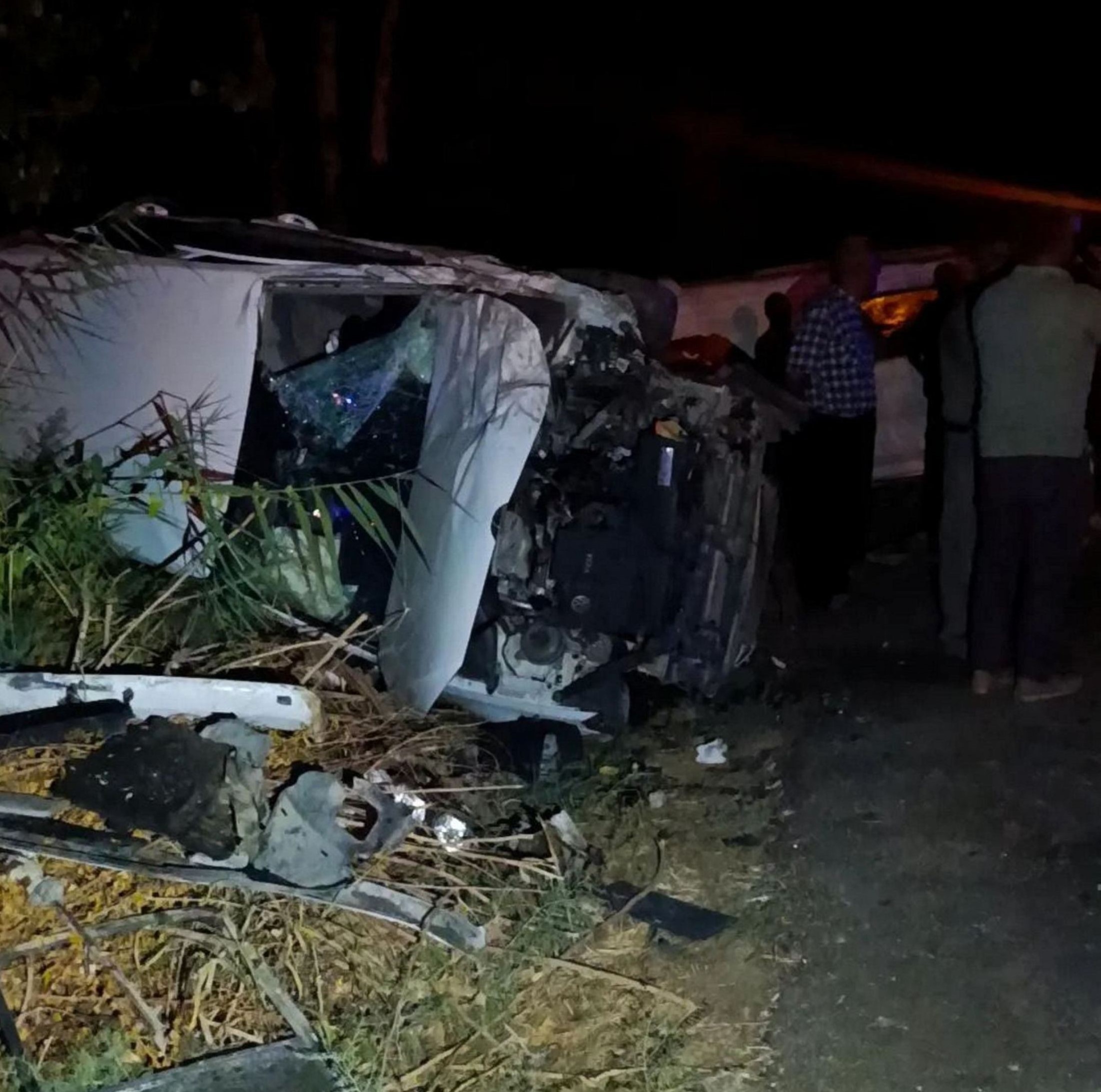 Zincirleme Kazada Araç Hurdaya Döndü! 1 Ölü, Çok Sayıda Yaralı (3)