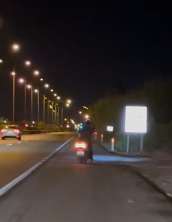 0,55 Promil Alkollü Motosikletli, Yoldan Çıkıp Çöp Levhasına Çarptı (2)