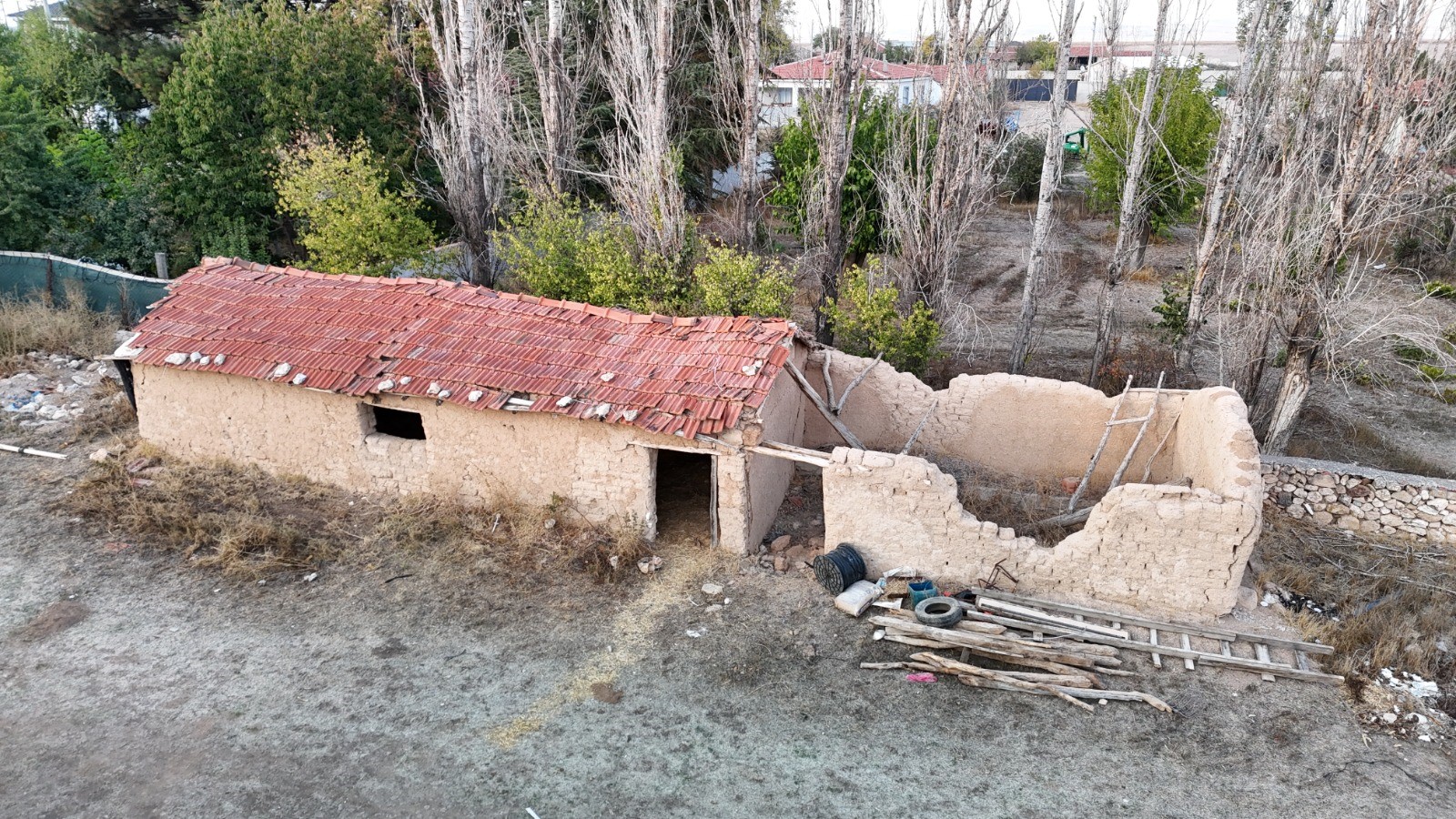 14 Yıllık Sır Perdesi Aralandı! Kardeşi Tarafından Öldürülüp Ahıra Gömülmüş (3)