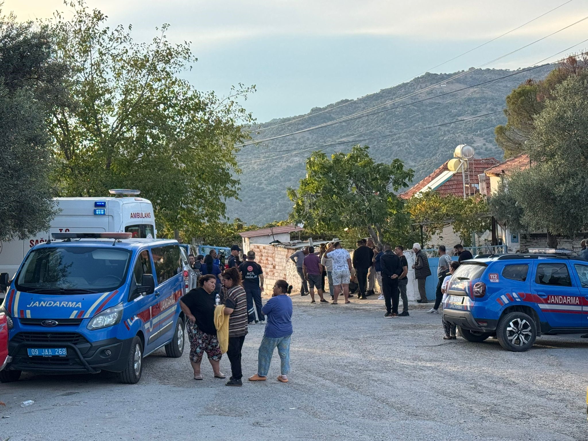 5 Gundur Araniyordu Uc Cocuk Babasi Dere Yataginda Olu Bulundu (2)