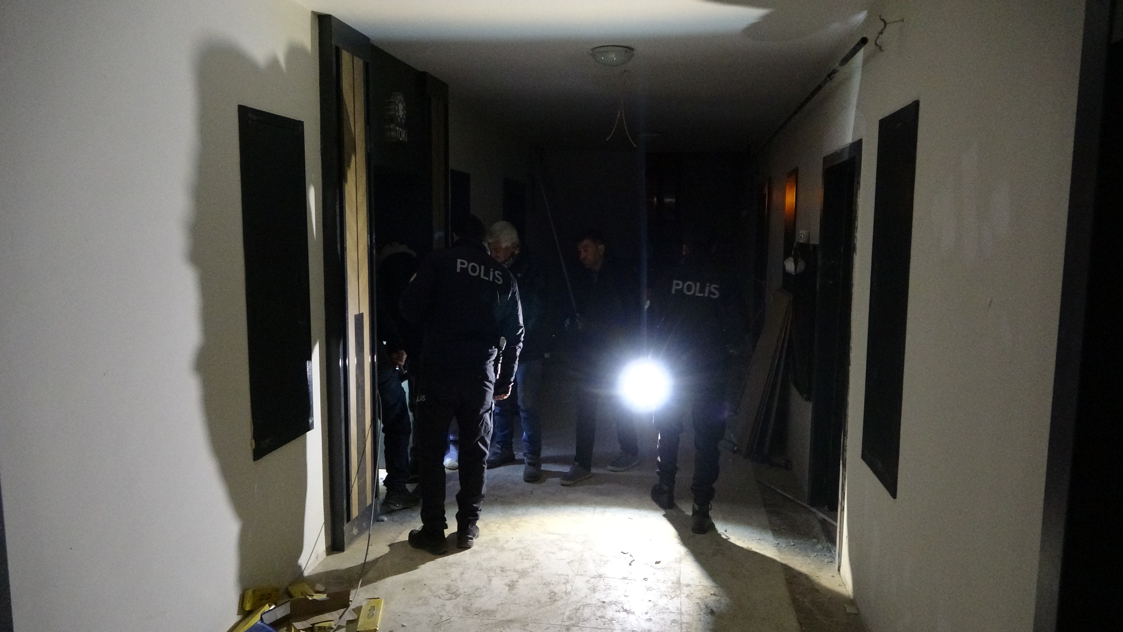 5 Katlı Binada Korkunç Kaza Dengesini Kaybedip Boşluğa Düştü (3)