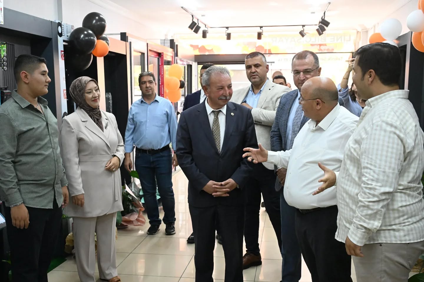 557220591 18389906971192704 1924891557481482617 N