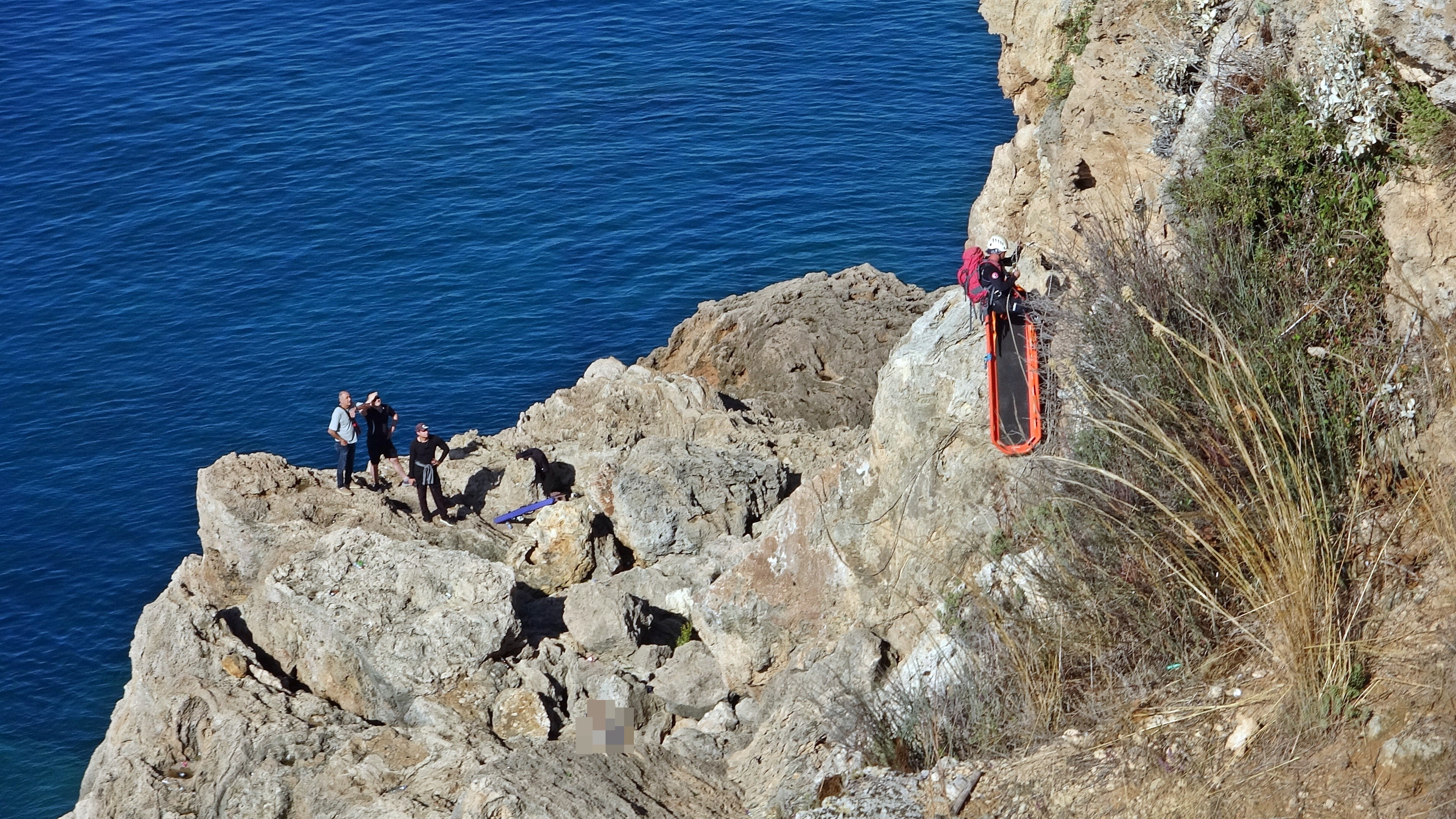 “Abim Ölmüş” Feryatları Yürek Dağladı 4 Çocuk Babası Adam Kayalıklarda Ölü Bulundu (13)