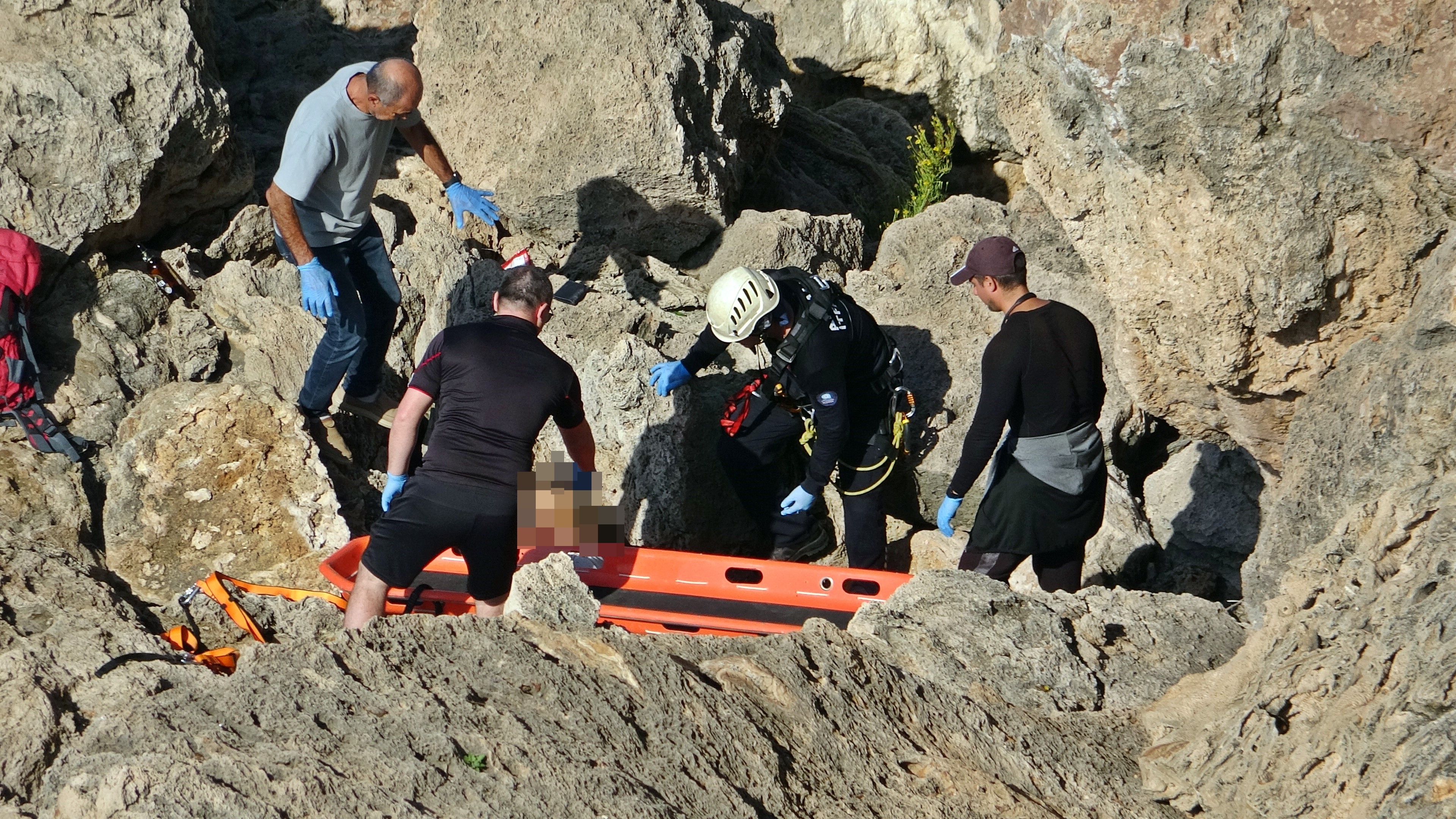 “Abim Ölmüş” Feryatları Yürek Dağladı 4 Çocuk Babası Adam Kayalıklarda Ölü Bulundu (9)