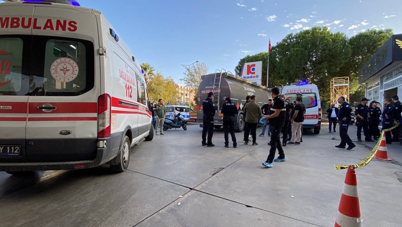 Akaryakıt Istasyonunda Kanlı Olay Genç Adam Başından Vurulmuş Halde Bulundu (3)