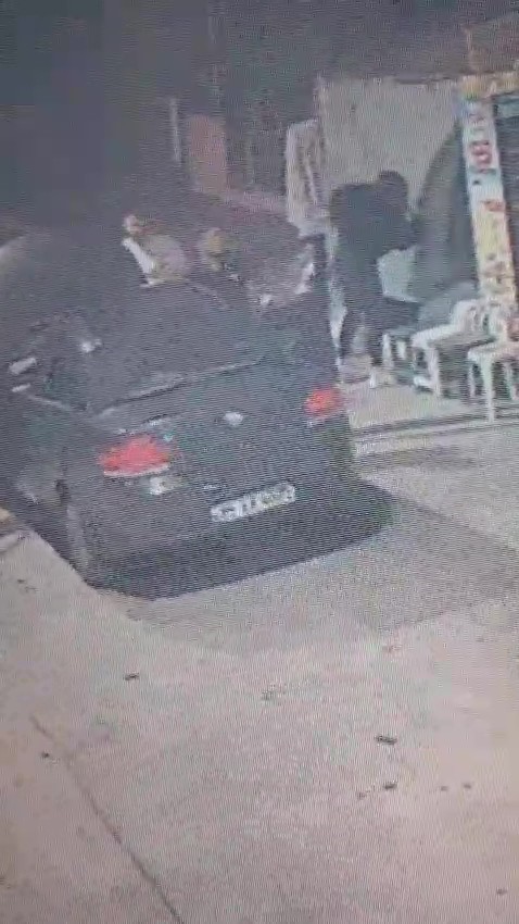 Akaryakıt Istasyonunda Umursamaz Hırsızlar Görüntüler Şoke Etti (3)