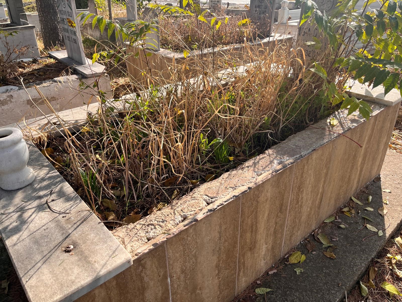 Akilalmaz Olay Mezarliktan Mermer Calip Evine Dosedi (2)