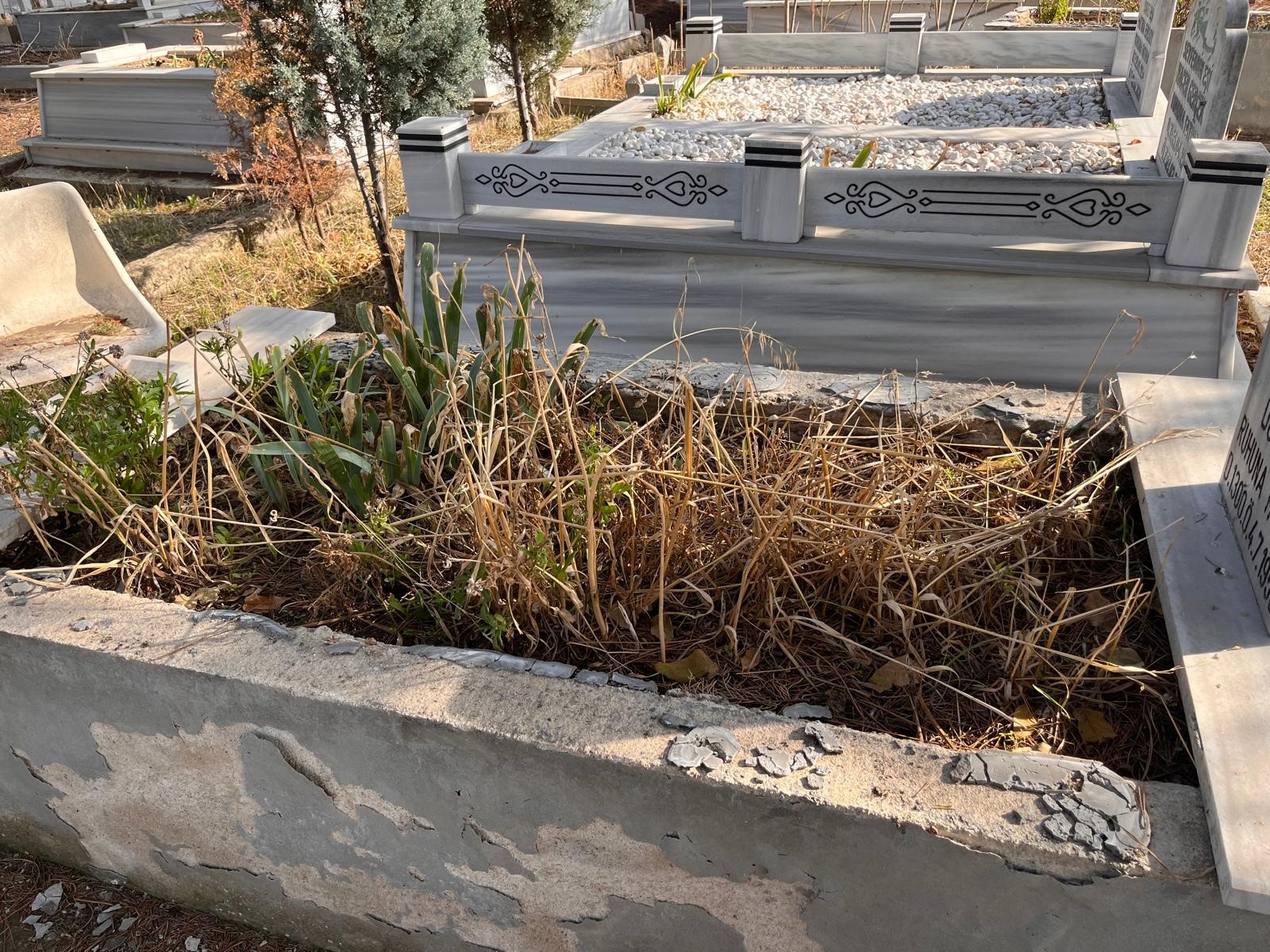 Akilalmaz Olay Mezarliktan Mermer Calip Evine Dosedi (3)