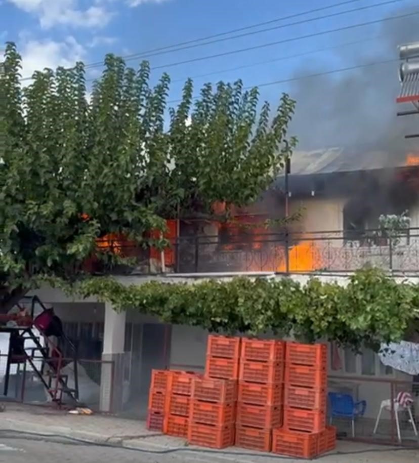 Alasehirde Cikan Ev Yangini Korkuttu Mahalleli Ve Ekipler Seferber Oldu (1)