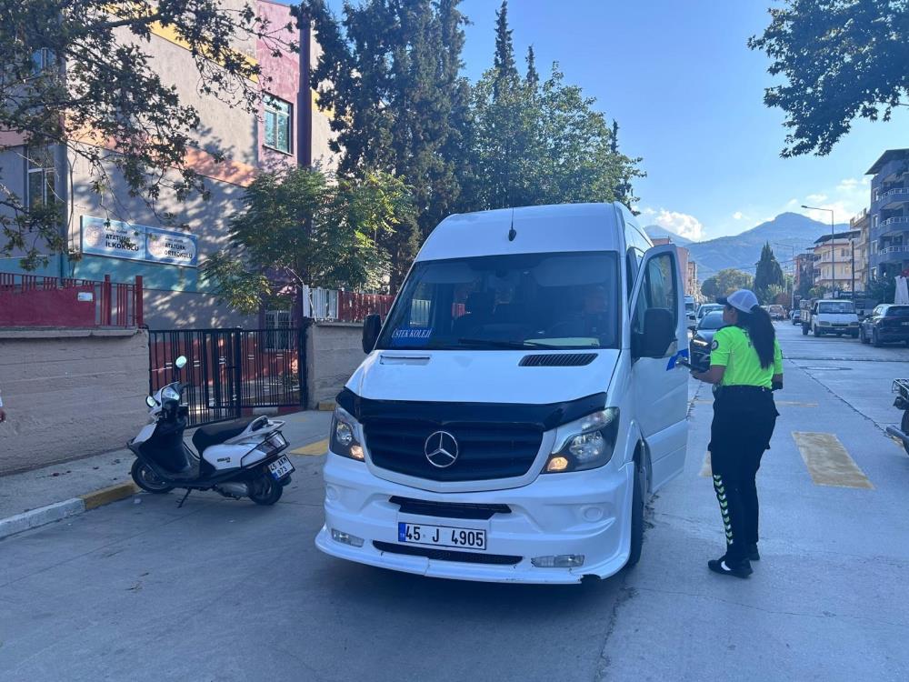 Alasehirde Polis Ve Bekcilerden Ogrencilere Guvenlik Cemberi (5)