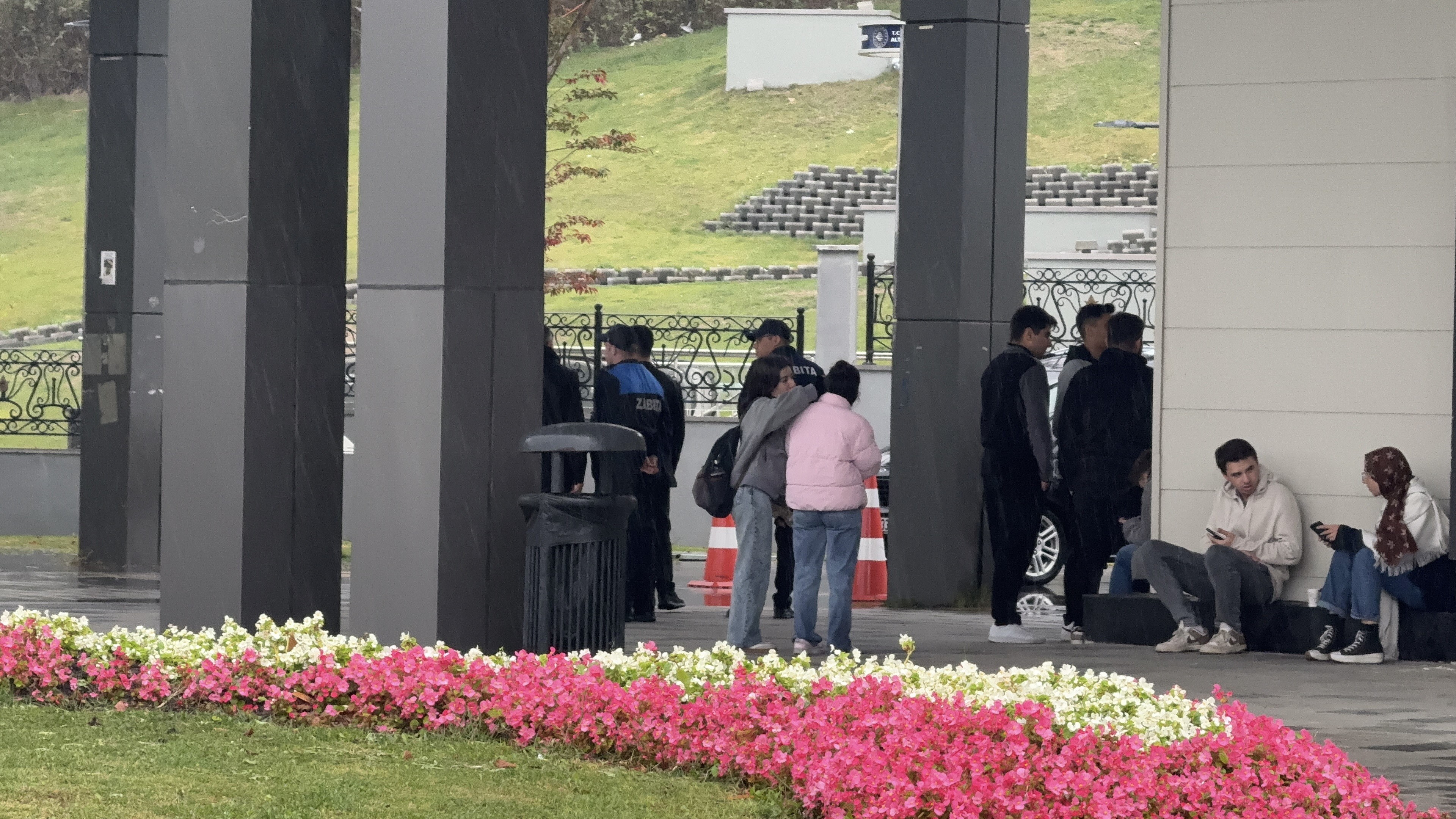 Ani Bastıran Yağmur İstanbul’u Esir Aldı! Vatandaşlar Sığınacak Yer Aradı (4)
