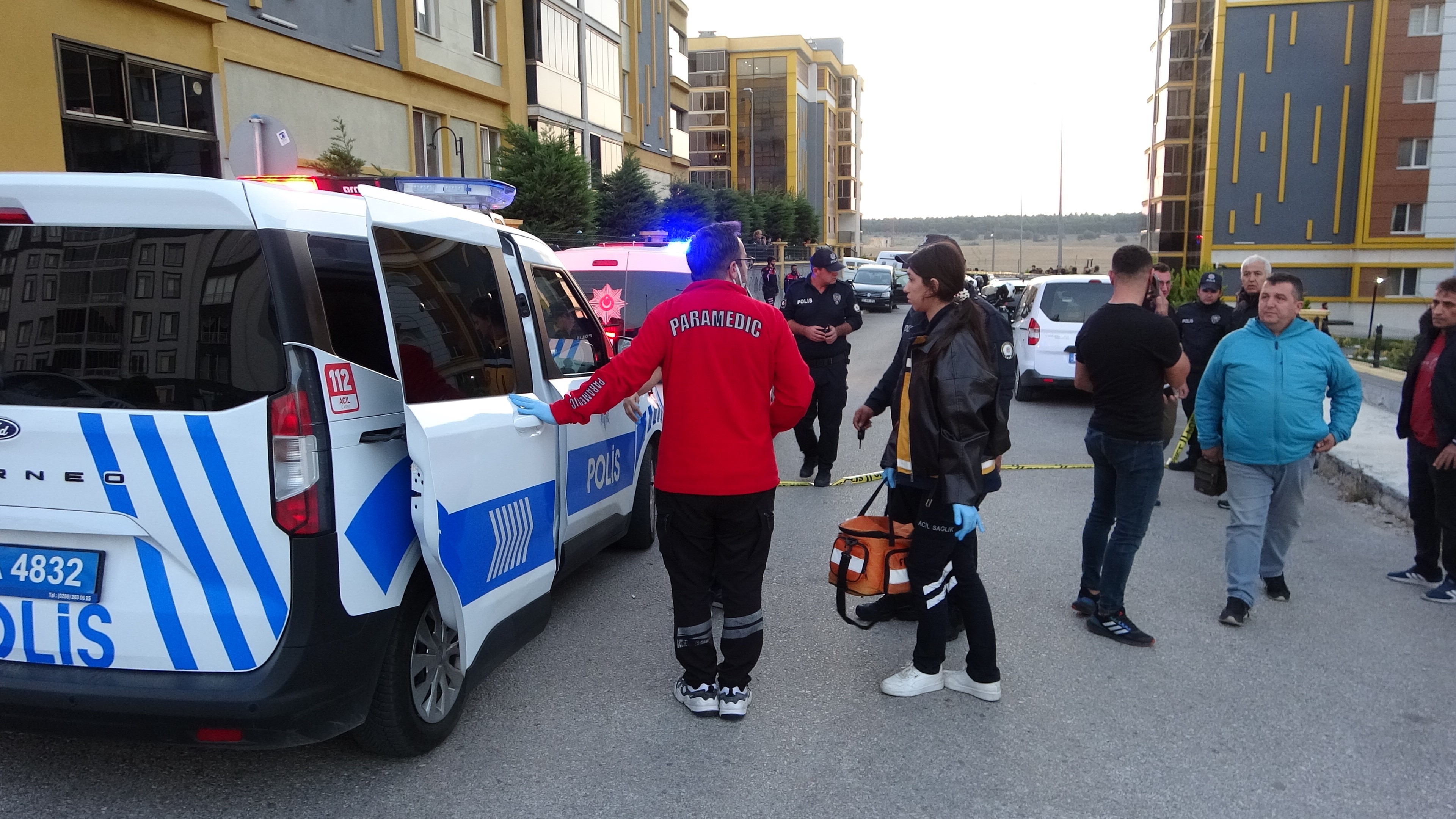 Apartman Bahçesinde Kanlı Hesaplaşma Astsubay Komşusunu Tabancayla Öldürdü (4)