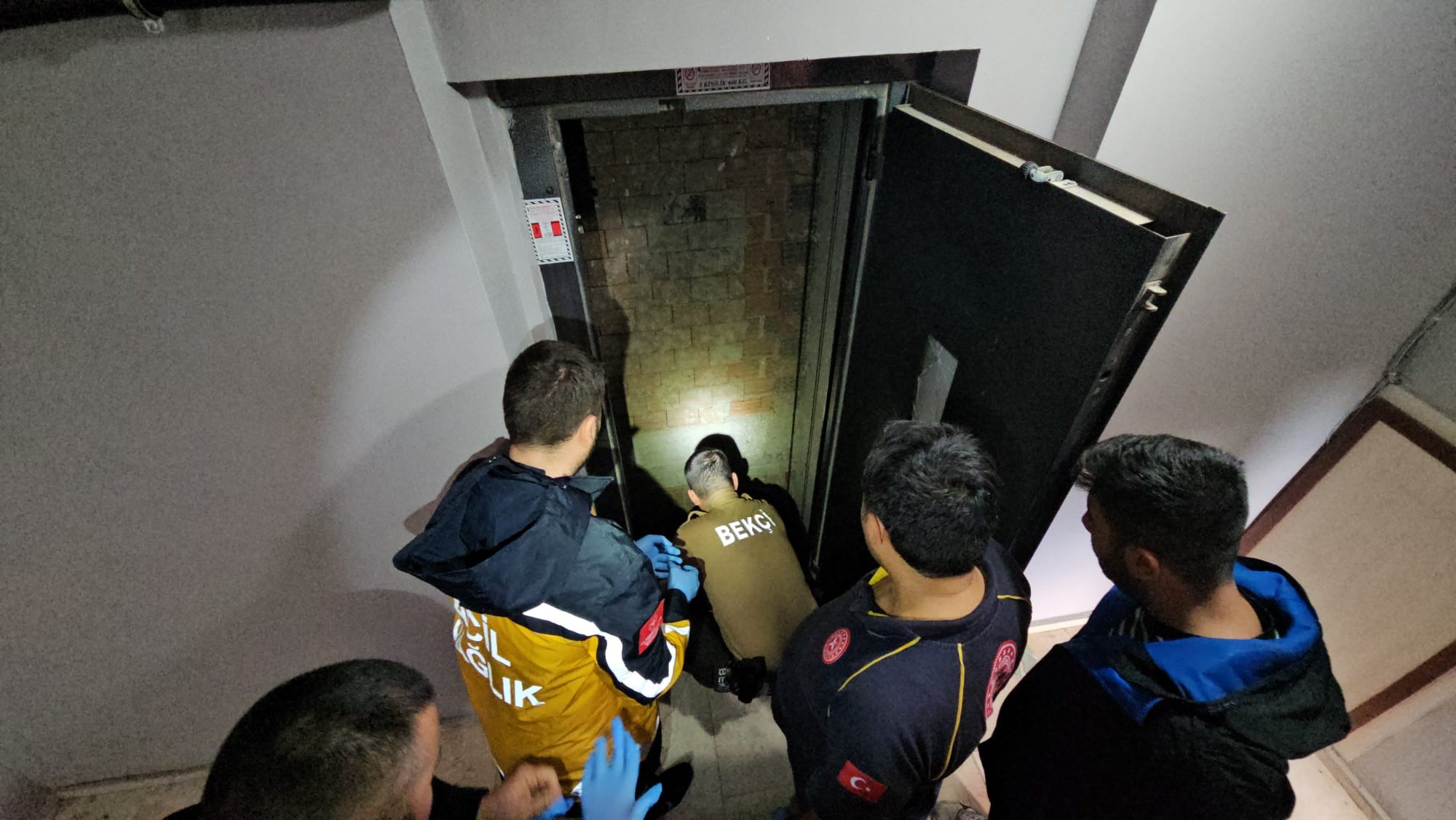 Asansör Kapısını Açtı, Boşluğa Düştü 52 Yaşındaki Usta Hayatını Kaybetti (3)