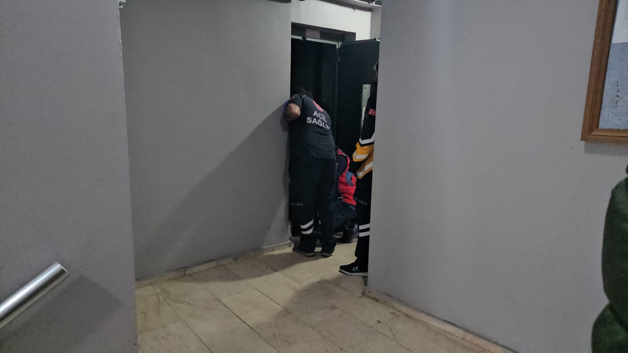 Asansör Kapısını Açtı, Boşluğa Düştü 52 Yaşındaki Usta Hayatını Kaybetti (8)