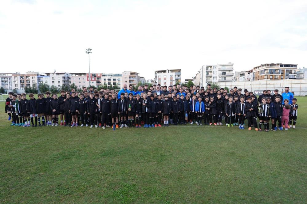 Baskan Dutluludan Manisaspora Moral Ziyareti Ferdi Baskanin Emanetini Yasatiyoruz (3)