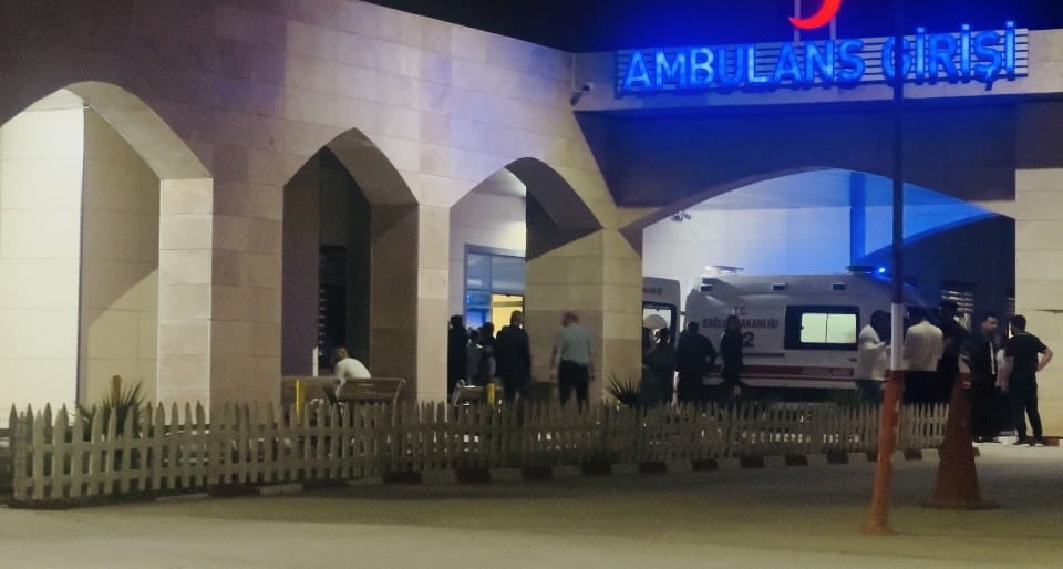 Bıçaklı Saldırı Aileyi Birbirine Düşürdü Enişte 7 Yerinden Bıçaklandıbıçaklı Saldırı Aileyi Birbirine Düşürdü Enişte 7 Yerinden Bıçaklandı (4)