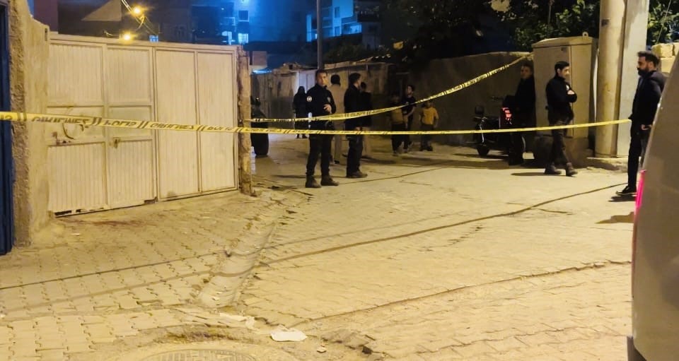 Bıçaklı Saldırı Aileyi Birbirine Düşürdü Enişte 7 Yerinden Bıçaklandıbıçaklı Saldırı Aileyi Birbirine Düşürdü Enişte 7 Yerinden Bıçaklandı (5)