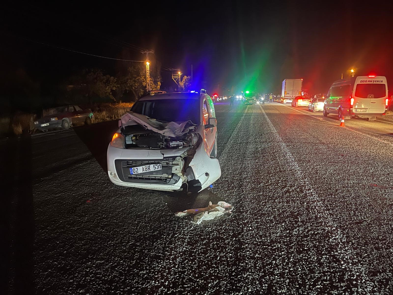 Bir Adımda Facia! Yolun Karşısına Geçmek Istedi, Ölümle Karşılaştı (3)