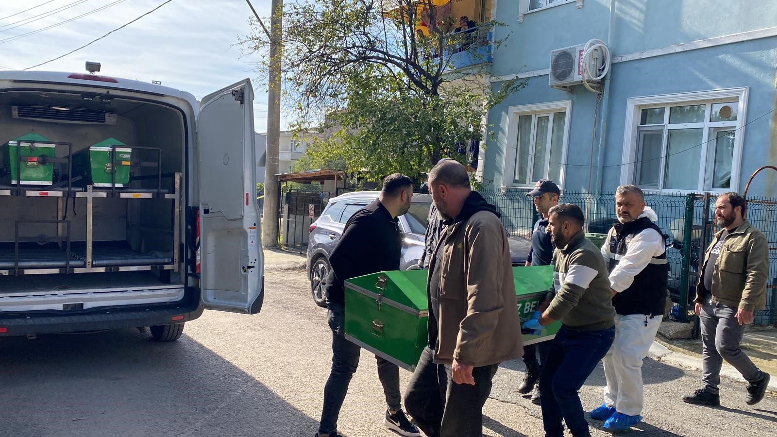 Bir Ev, Dört Çocuk… Sessiz Çığlık Faciayla Bitti! Eşini Öldürüp Kendini Bıçakladı (3)