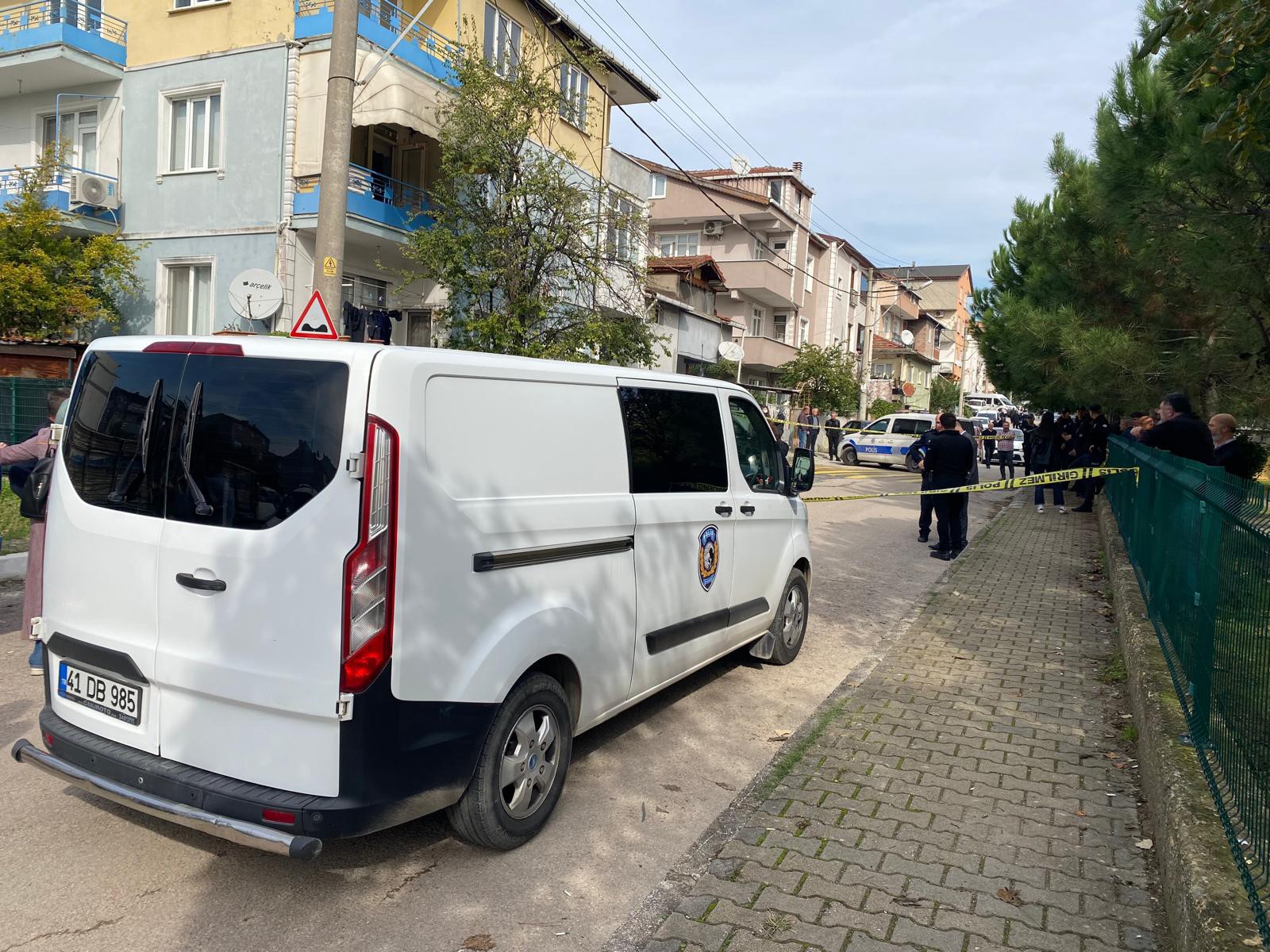 Bir Ev, Dört Çocuk… Sessiz Çığlık Faciayla Bitti! Eşini Öldürüp Kendini Bıçakladı (5)