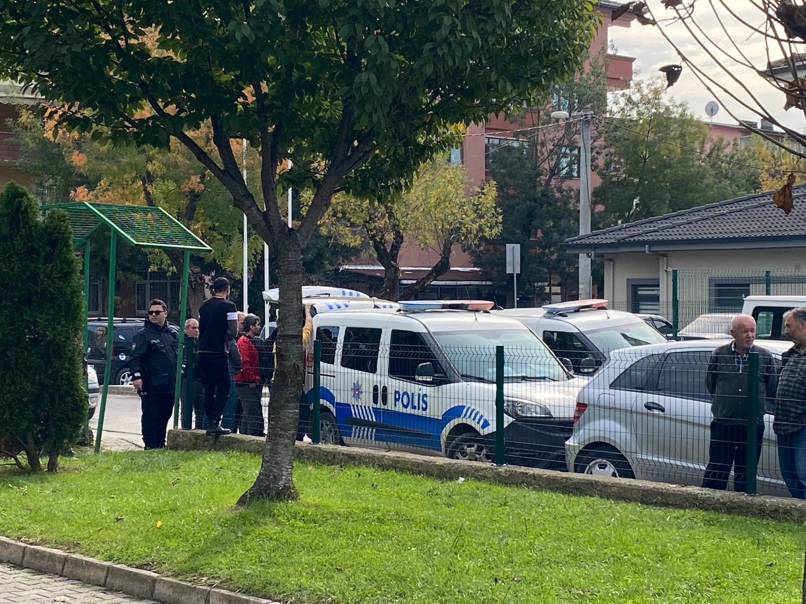 Bir Ev, Dört Çocuk… Sessiz Çığlık Faciayla Bitti! Eşini Öldürüp Kendini Bıçakladı (6)