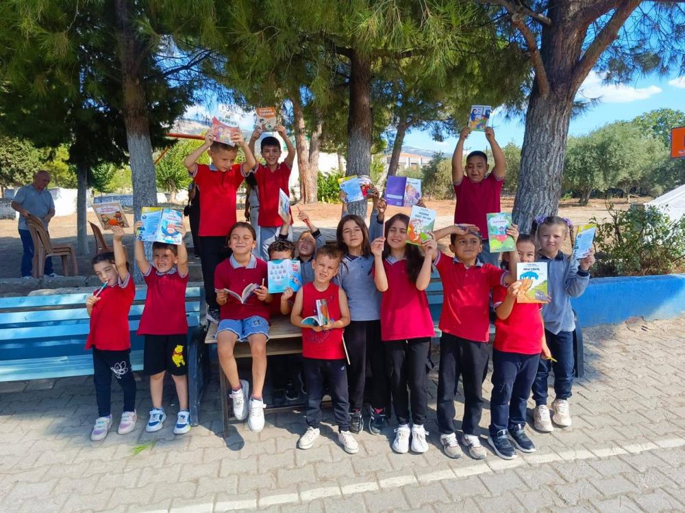 Bir Kitap Bir Cocuk Bir Gelecek Sarigollu Ogrencilerden Anlamli Kampanya (1)