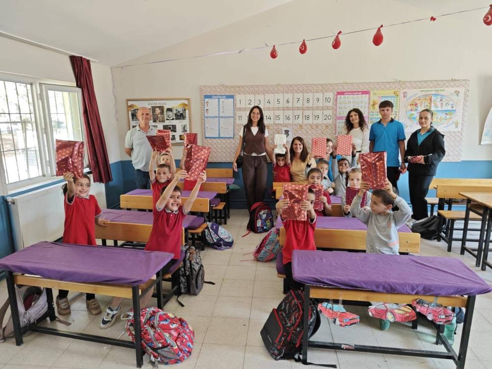 Bir Kitap Bir Cocuk Bir Gelecek Sarigollu Ogrencilerden Anlamli Kampanya (3)